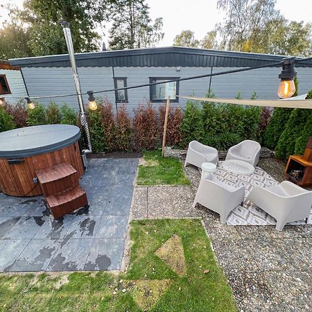 Bosrijk Chalet - Hottub - Veluwe بوتِنْ المظهر الخارجي الصورة