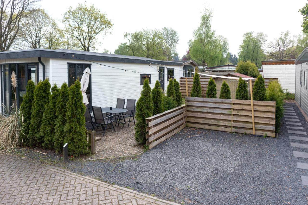 Bosrijk Chalet - Hottub - Veluwe بوتِنْ المظهر الخارجي الصورة