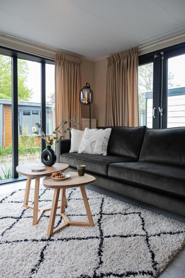 Bosrijk Chalet - Hottub - Veluwe بوتِنْ المظهر الخارجي الصورة