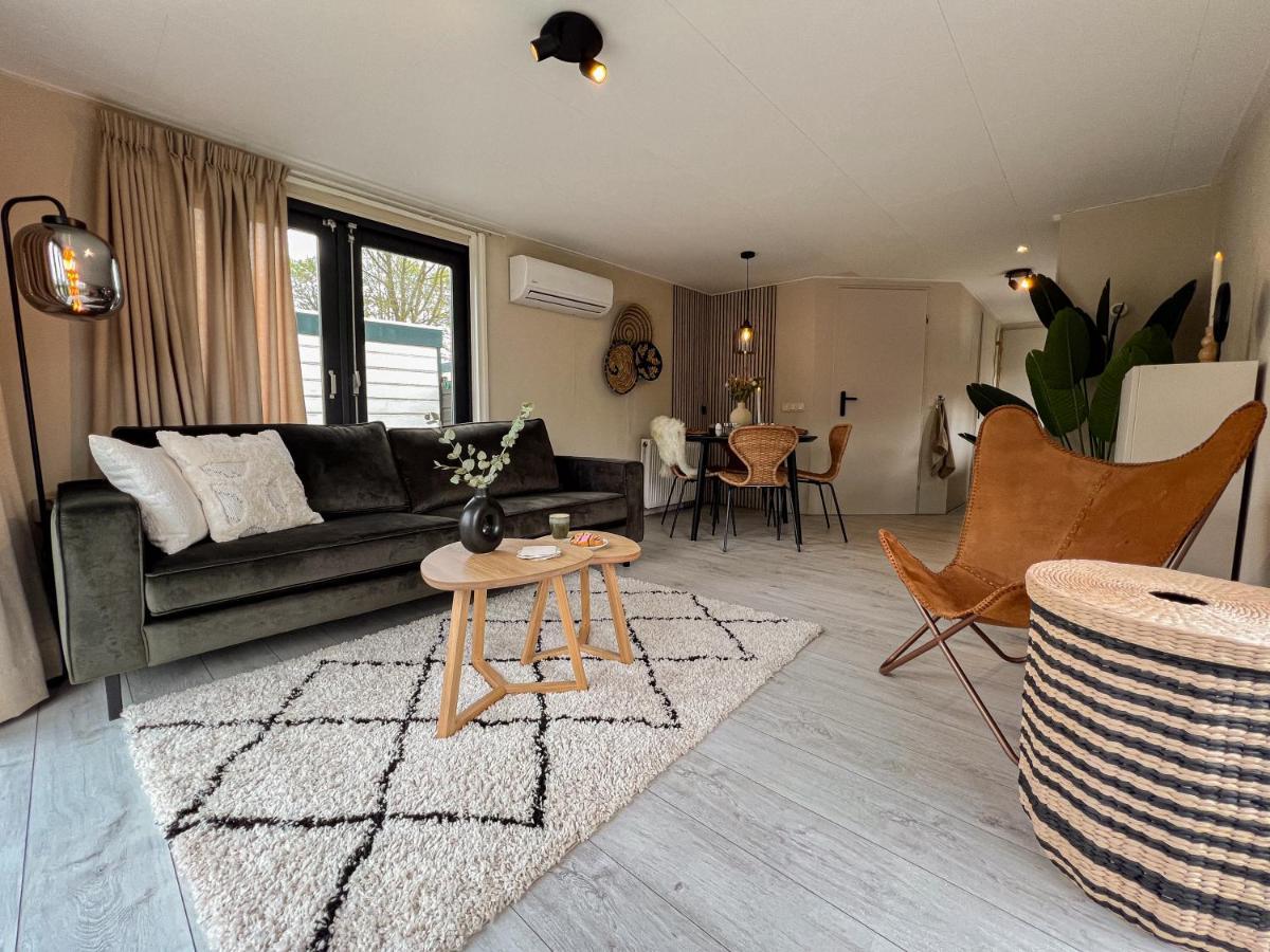 Bosrijk Chalet - Hottub - Veluwe بوتِنْ المظهر الخارجي الصورة