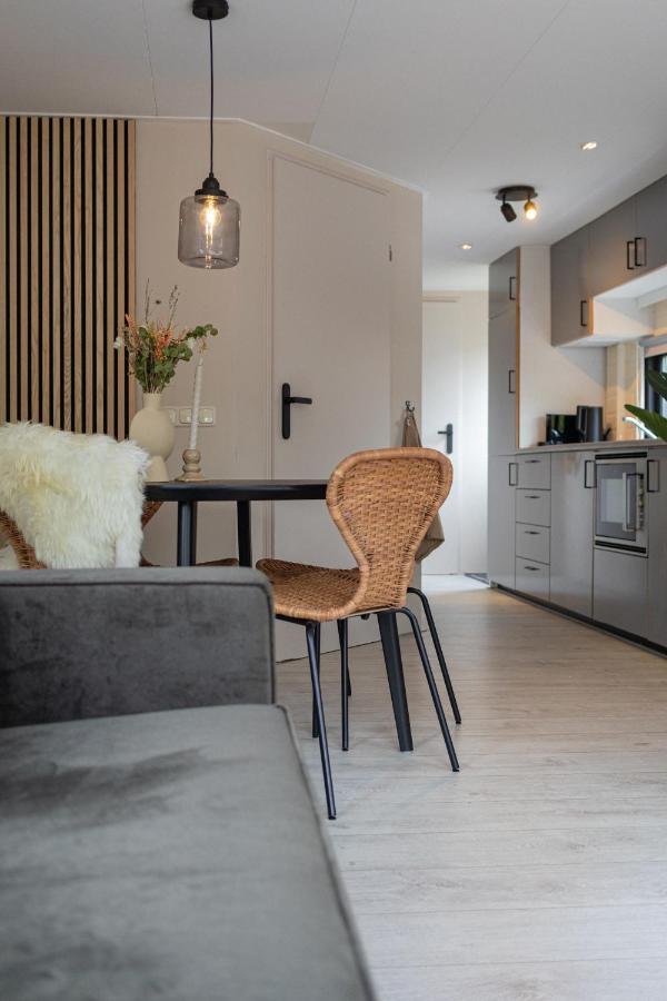 Bosrijk Chalet - Hottub - Veluwe بوتِنْ المظهر الخارجي الصورة