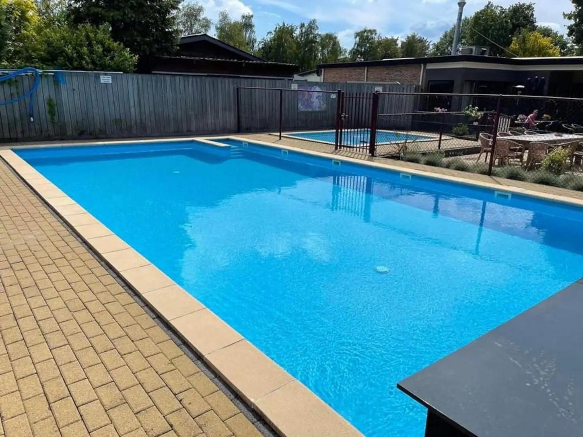 Bosrijk Chalet - Hottub - Veluwe بوتِنْ المظهر الخارجي الصورة