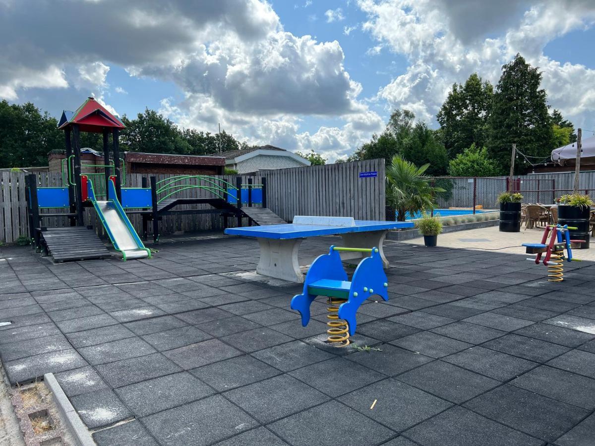 Bosrijk Chalet - Hottub - Veluwe بوتِنْ المظهر الخارجي الصورة